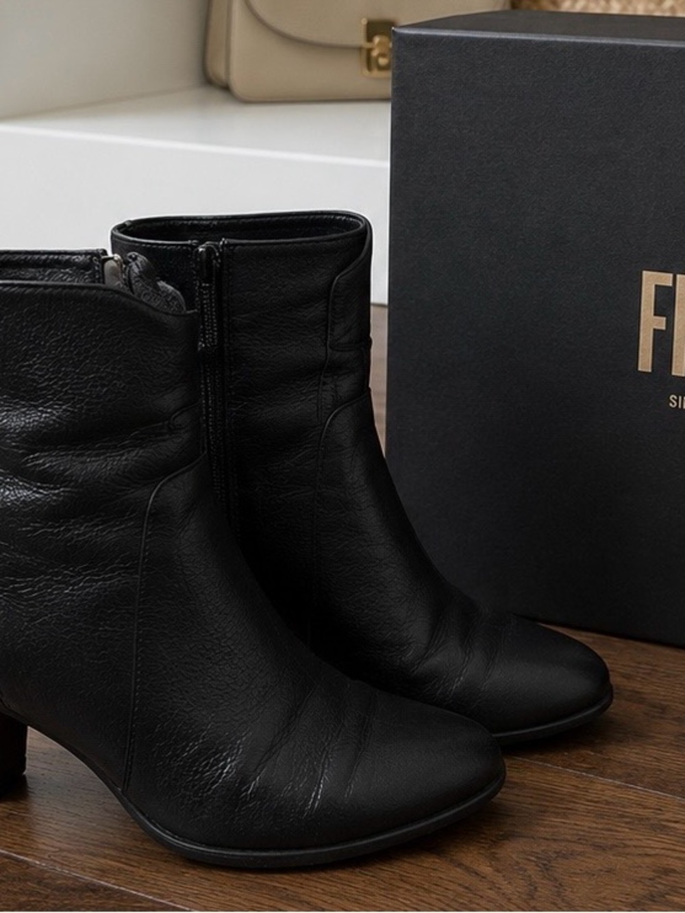 Frye Marissa Black Leather Ankle Booties with Side Zip EUC